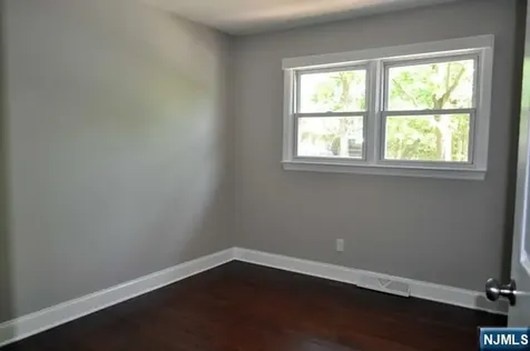 176 Yawpo Avenue Oakland NJ 07436