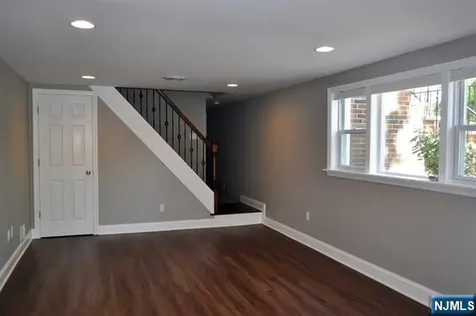 176 Yawpo Avenue Oakland NJ 07436