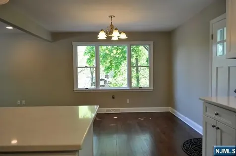 176 Yawpo Avenue Oakland NJ 07436