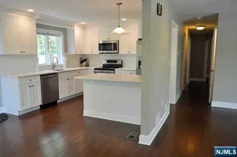 176 Yawpo Avenue Oakland NJ 07436