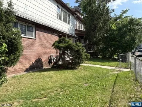 106-108 Smith Street Newark NJ 07106