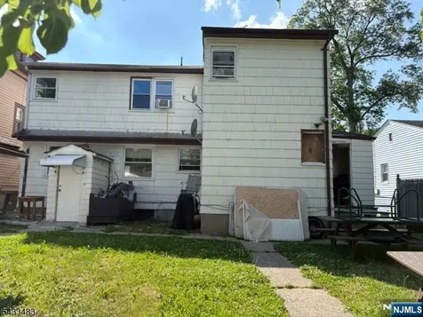 106-108 Smith Street Newark NJ 07106