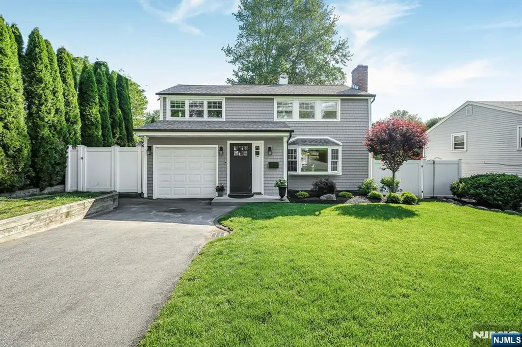 35 Stuart Street Waldwick NJ 07463
