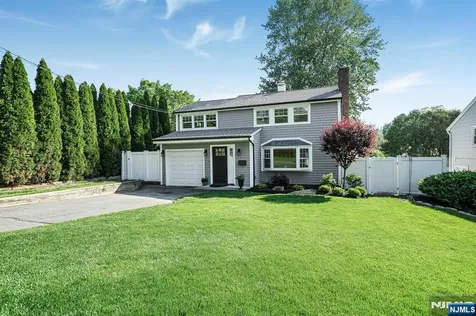 35 Stuart Street Waldwick NJ 07463