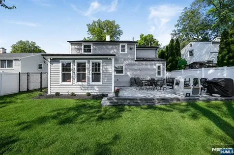 35 Stuart Street Waldwick NJ 07463