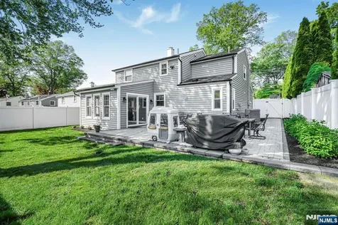 35 Stuart Street Waldwick NJ 07463