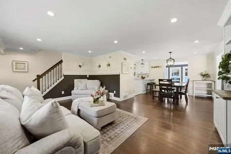 35 Stuart Street Waldwick NJ 07463