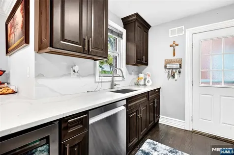 59 Colonial Parkway Dumont NJ 07628