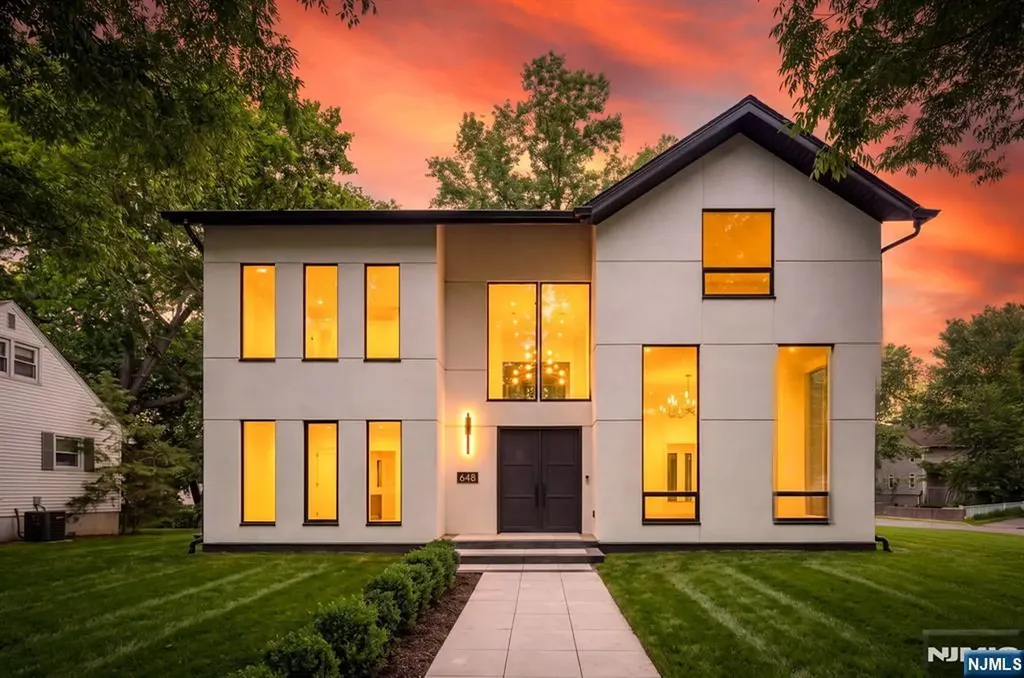 648 Falmouth Avenue Paramus NJ 07652