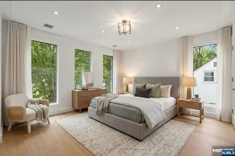 648 Falmouth Avenue Paramus NJ 07652