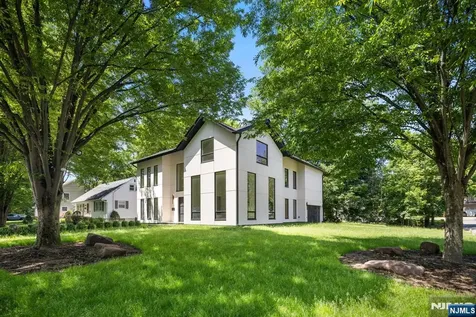 648 Falmouth Avenue Paramus NJ 07652