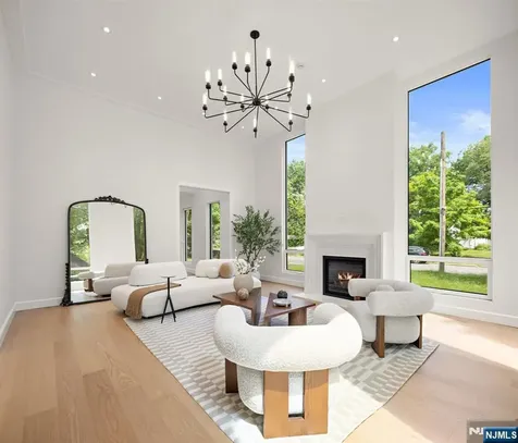 648 Falmouth Avenue Paramus NJ 07652
