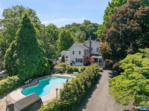 16 Pascack Road Woodcliff Lake NJ 07677