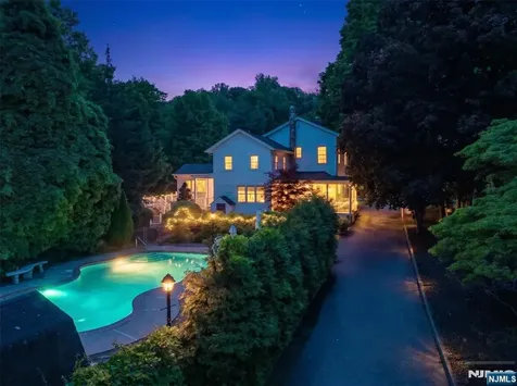 16 Pascack Road Woodcliff Lake NJ 07677