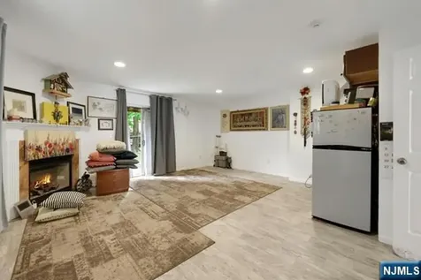 531A 2nd Street Palisades Park NJ 07650