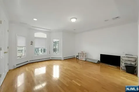 531A 2nd Street Palisades Park NJ 07650