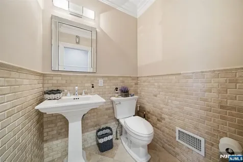 184 Donny Brook Drive Allendale NJ 07401