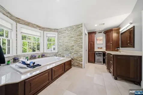 184 Donny Brook Drive Allendale NJ 07401