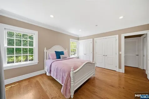 184 Donny Brook Drive Allendale NJ 07401