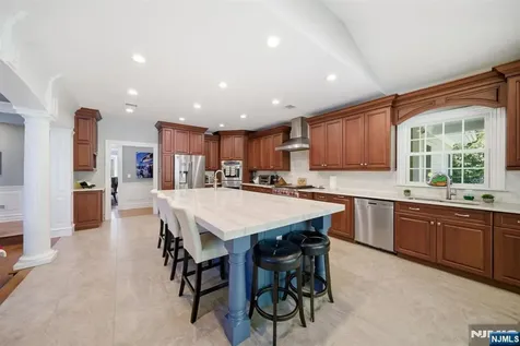 184 Donny Brook Drive Allendale NJ 07401
