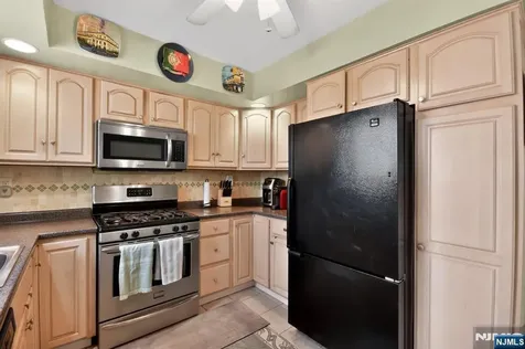 128 White Oak Terrace Belleville NJ 07109