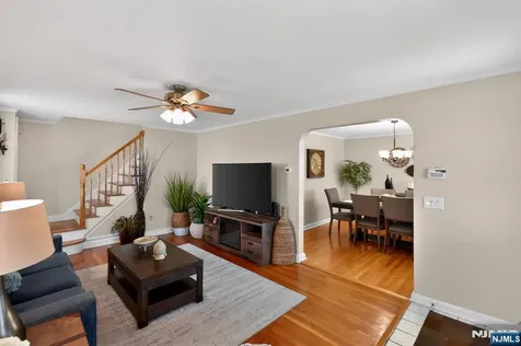 128 White Oak Terrace Belleville NJ 07109