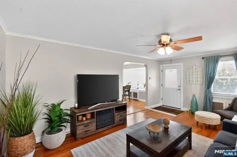128 White Oak Terrace Belleville NJ 07109
