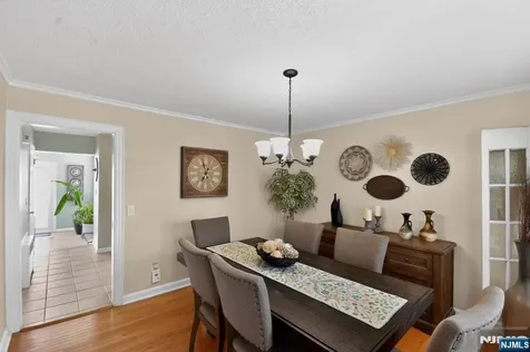 128 White Oak Terrace Belleville NJ 07109