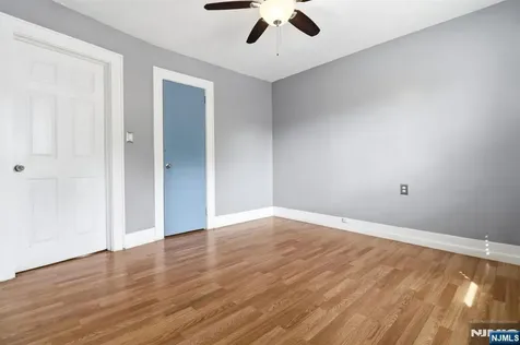 407 3rd Avenue Newark NJ 07107