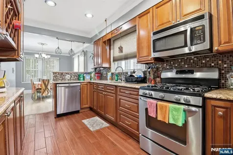 407 3rd Avenue Newark NJ 07107