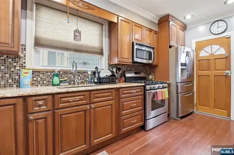 407 3rd Avenue Newark NJ 07107