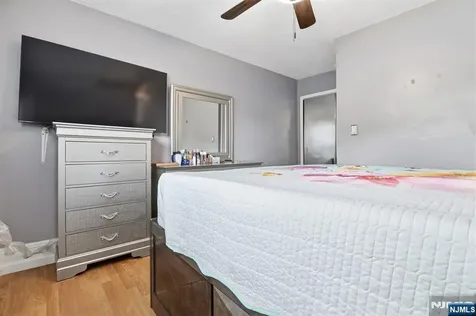 407 3rd Avenue Newark NJ 07107