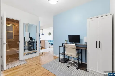 883 E Boulevard Weehawken NJ 07086