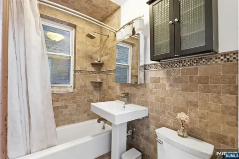 883 E Boulevard Weehawken NJ 07086