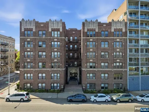 883 E Boulevard Weehawken NJ 07086