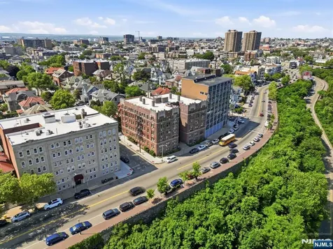 883 E Boulevard Weehawken NJ 07086