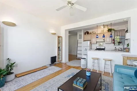 883 E Boulevard Weehawken NJ 07086