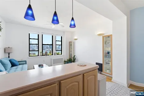 883 E Boulevard Weehawken NJ 07086