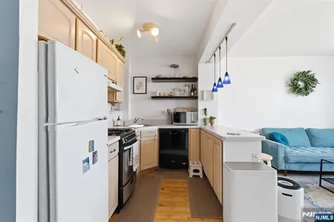 883 E Boulevard Weehawken NJ 07086