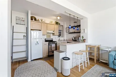 883 E Boulevard Weehawken NJ 07086