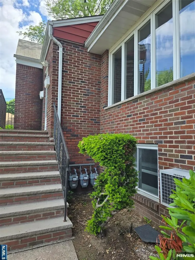 639 Oakdene Avenue Ridgefield NJ 07657