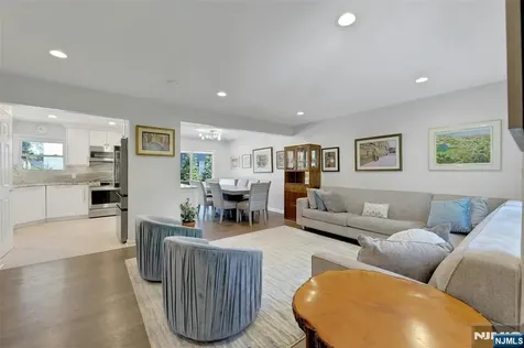 19 Thames Boulevard Bergenfield NJ 07621