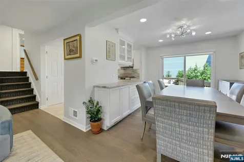 19 Thames Boulevard Bergenfield NJ 07621