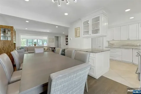 19 Thames Boulevard Bergenfield NJ 07621