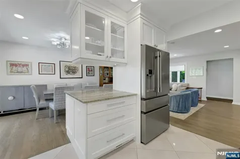 19 Thames Boulevard Bergenfield NJ 07621
