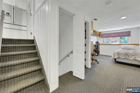 19 Thames Boulevard Bergenfield NJ 07621