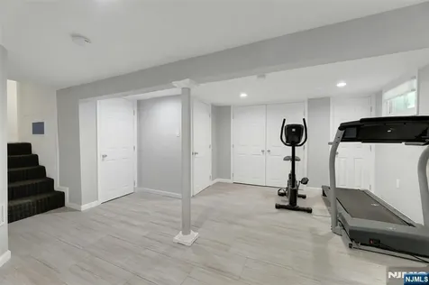 19 Thames Boulevard Bergenfield NJ 07621