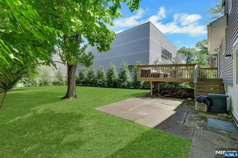 19 Thames Boulevard Bergenfield NJ 07621