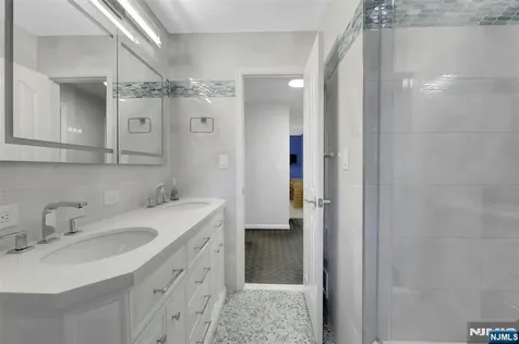 19 Thames Boulevard Bergenfield NJ 07621
