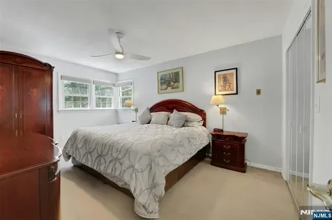 19 Thames Boulevard Bergenfield NJ 07621